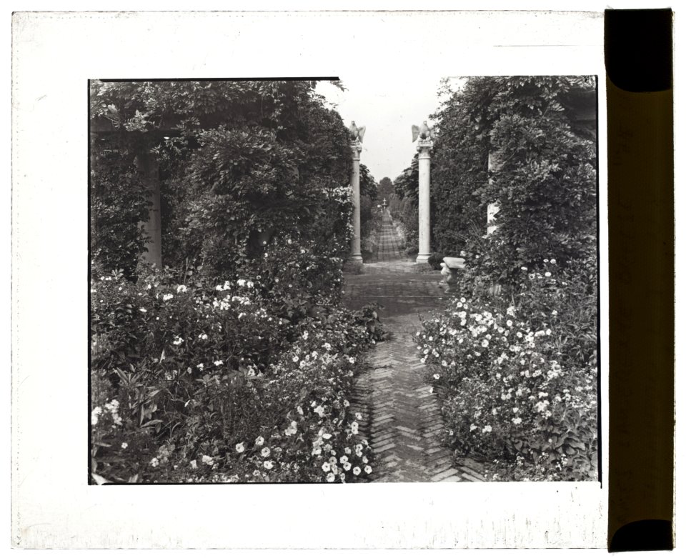 The Orchard, James Lawrence Breese house, 151 Hill Streeet, Southampton, New York. Pathway LCCN2008679220