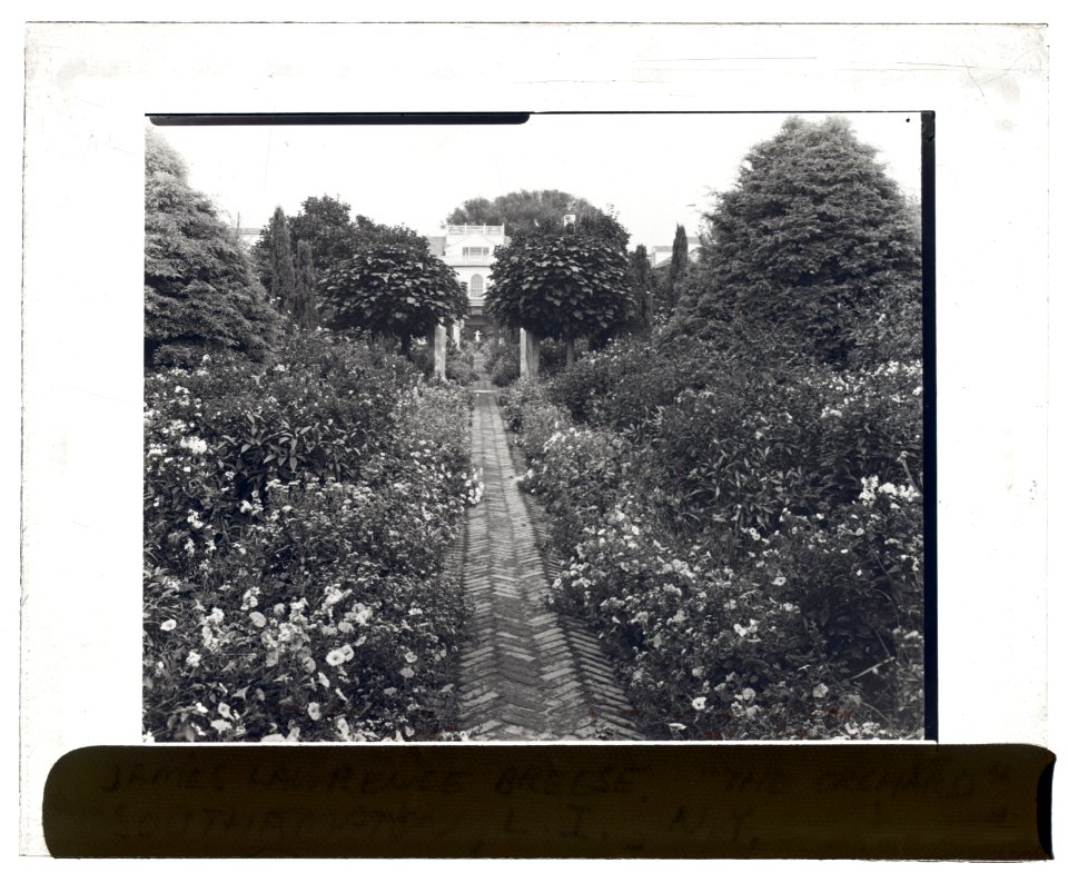 The Orchard, James Lawrence Breese house, 151 Hill Streeet, Southampton, New York. Pathway to house LCCN2008679221