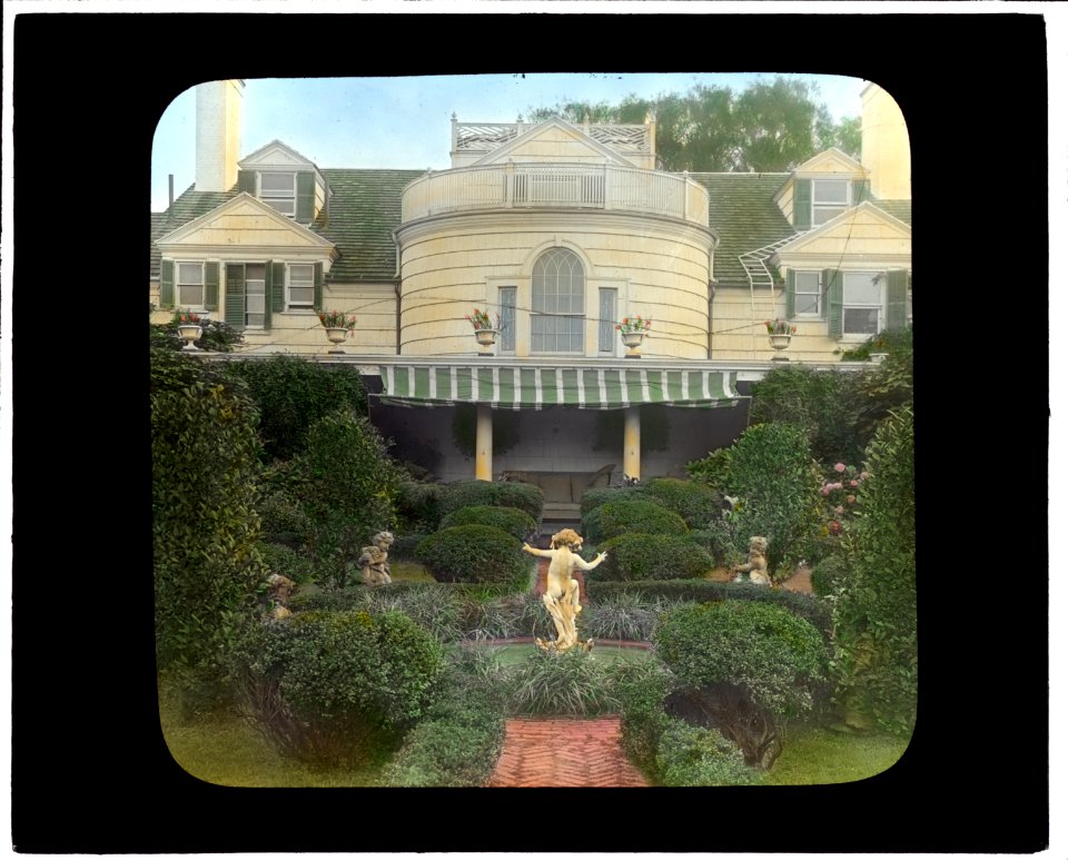 The Orchard, James Lawrence Breese house, 151 Hill Street, Southampton, New York. Fountain LCCN2008675860