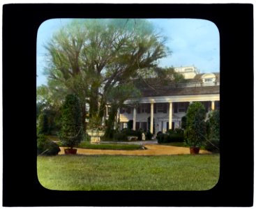 The Orchard, James Lawrence Breese house, 151 Hill Street, Southampton, New York. Entrance drive LCCN2008675864