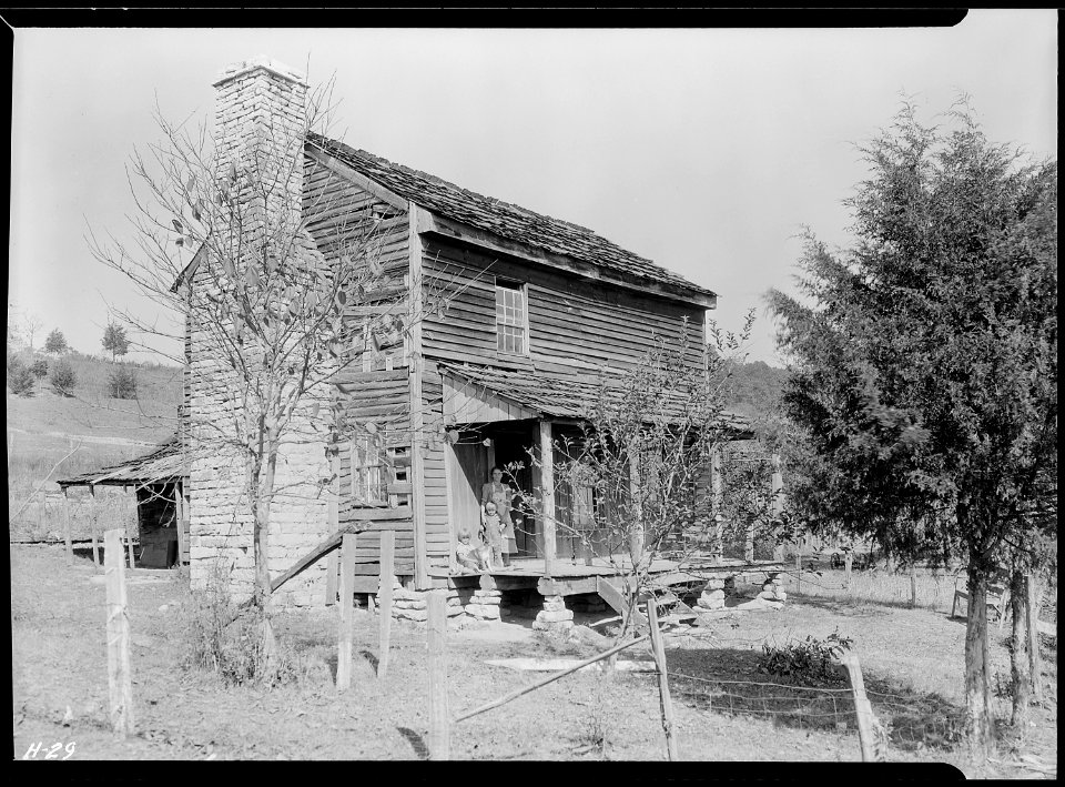 The Pyles homestead on the Andersonville, Tennessee, road. - NARA - 532653