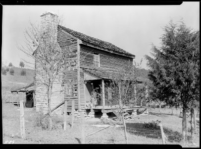 The Pyles homestead on the Andersonville, Tennessee, road. - NARA - 532653