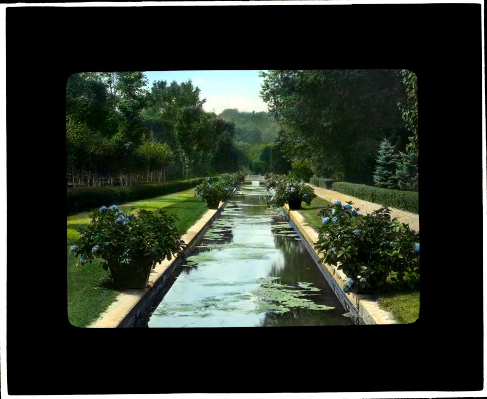 Thornedale, Oakleigh Thorne house, Millbrook, New York. Canal LCCN2008675944