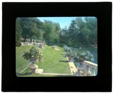 Thornedale, Oakleigh Thorne house, Millbrook, New York. Lawn to pond LCCN2008676084