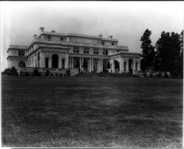 Uplands, Charles Templeton Crocker house, 400 Uplands Drive, Hillsborough, California. View to terrace LCCN2005683607