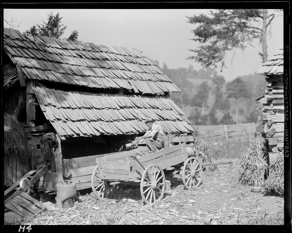 View of the barnyard of the McHaffie homestead at Powell Station, Route ^1, Knox County, Tennessee. Note the... - NARA - 532628