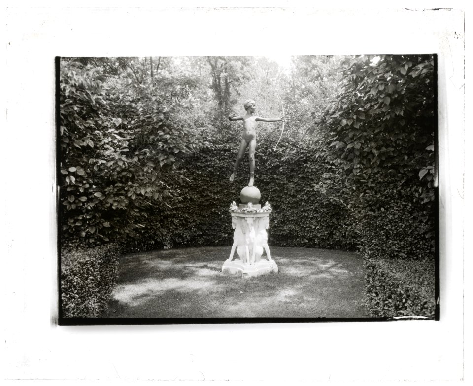 Welwyn, Harold Irving Pratt house, 100 Crescent Beach Road, Glen Cove, New York. The Young Diana sculpture in garden LCCN2008677778