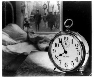 Your mellow chimes awaken men to start the day 'on time' Big Ben LCCN2003662269 photo