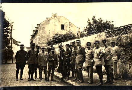 (Dugny. Groupe d'officiers) - Fonds Berthelé - 49Fi1888