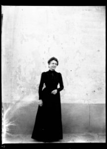 (Femme d'âge mûr vêtue de noir) - Fonds Berthelé - 49Fi1444