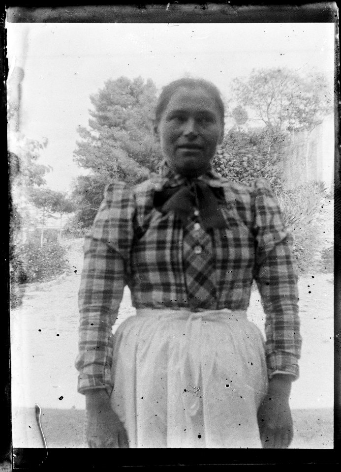 (Jeune femme) - Fonds Berthelé - 49Fi1423