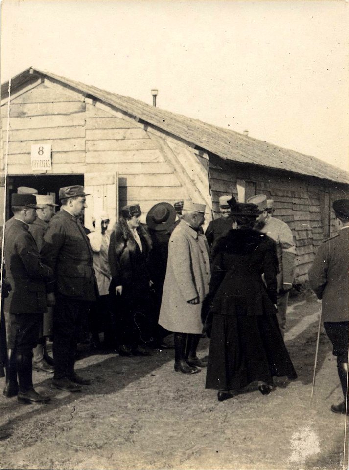 (Mme Iswolsky et la princesse Michel Murat visitent l'HOE de Cuperly) - Fonds Berthelé - 49Fi1893