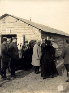 (Mme Iswolsky et la princesse Michel Murat visitent l'HOE de Cuperly) - Fonds Berthelé - 49Fi1893