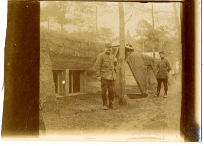 (Officiers dans un campement) - Fonds Berthelé - 49Fi1814-2