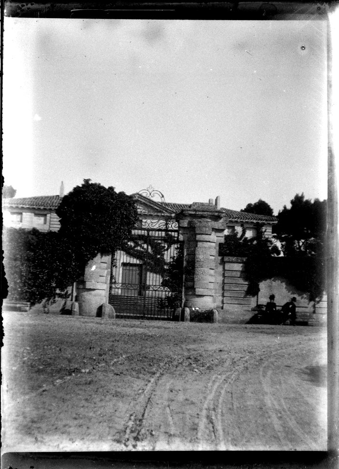 (Portail d'entrée d'une propriété) - Fonds Berthelé - 49Fi1484