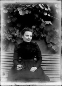 (Portrait d'une femme) - Fonds Berthelé - 49Fi1367
