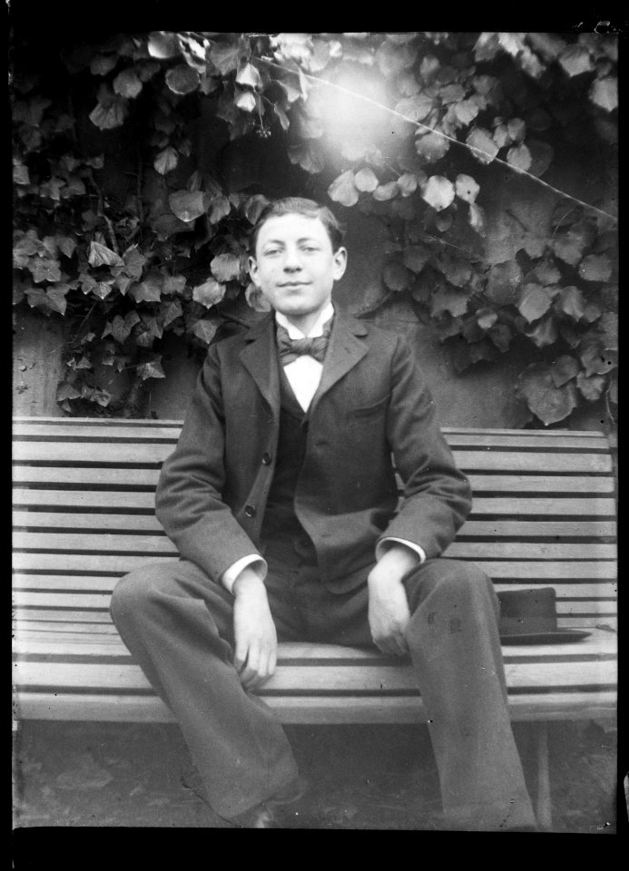 (Portrait d'un homme jeune) - Fonds Berthelé - 49Fi1363