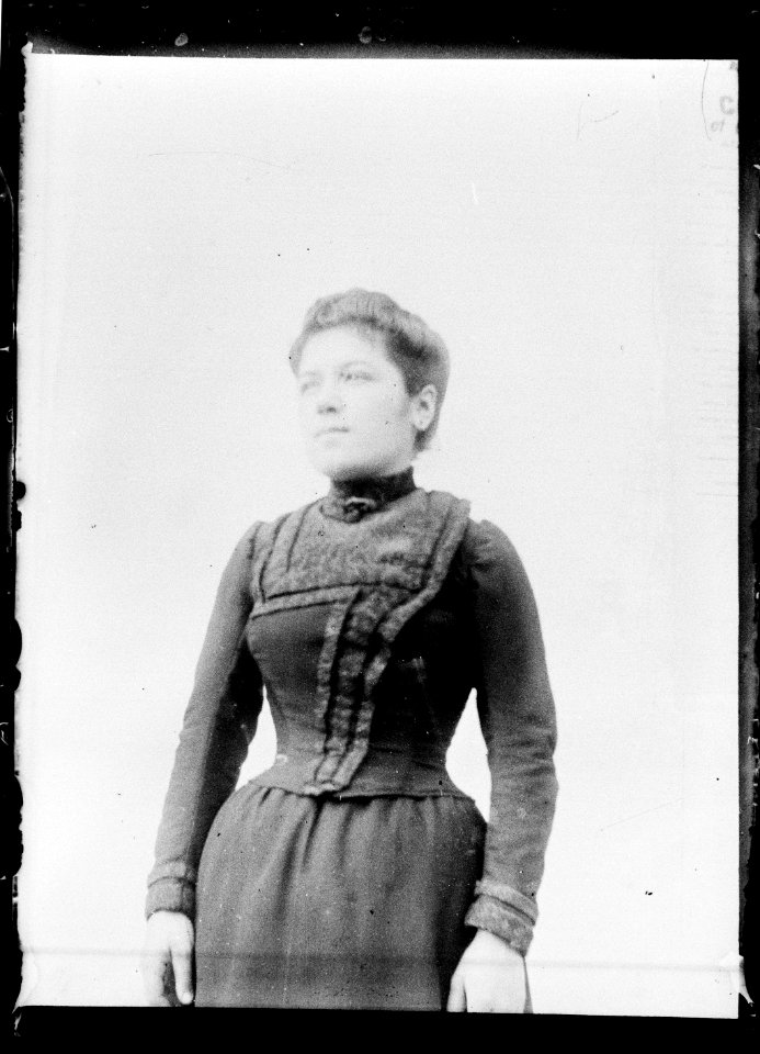 (Portrait d'une jeune femme) - Fonds Berthelé - 49Fi1327