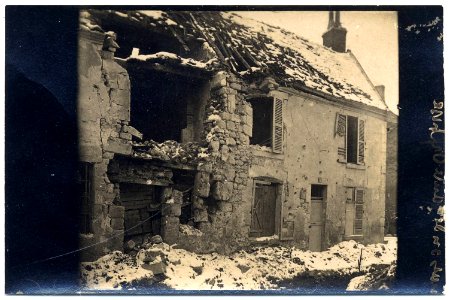 (Ruines de la maison de tante Orphise à Fismes) - Fonds Berthelé - 49Fi1744