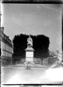(Statue de Jean de Lafontaine à Château-Thierry) - Fonds Berthelé - 49Fi1496