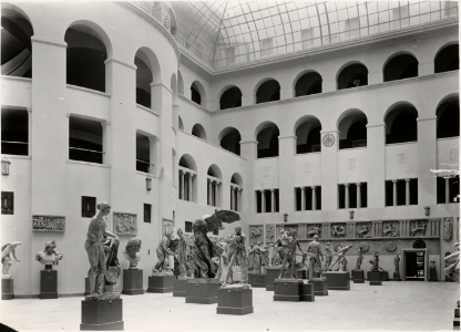 (UAZ) AC.2.2.1 Archaeologische Sammlung Lichthof