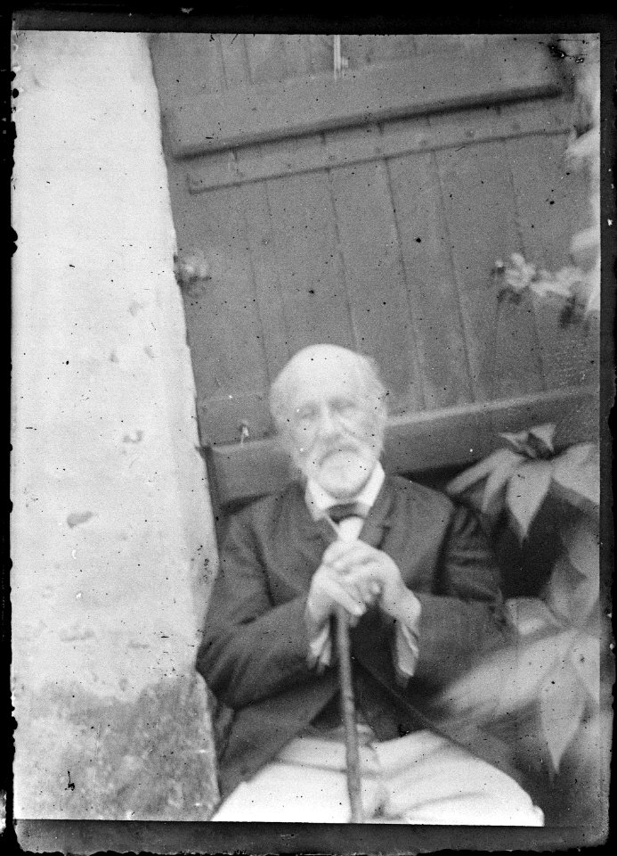 (Vieil homme assis) - Fonds Berthelé - 49Fi1391