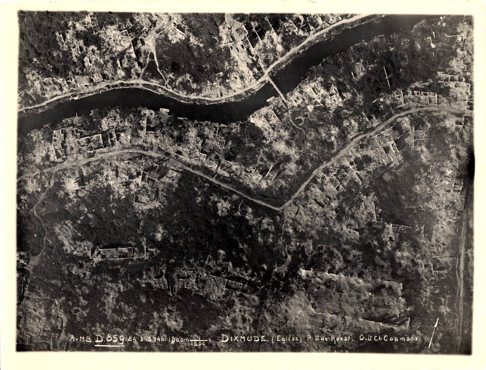 (Vue aérienne verticale prise à 1800m d'altitude de Dixmude en Belgique) - Fonds Berthelé - 49Fi1685