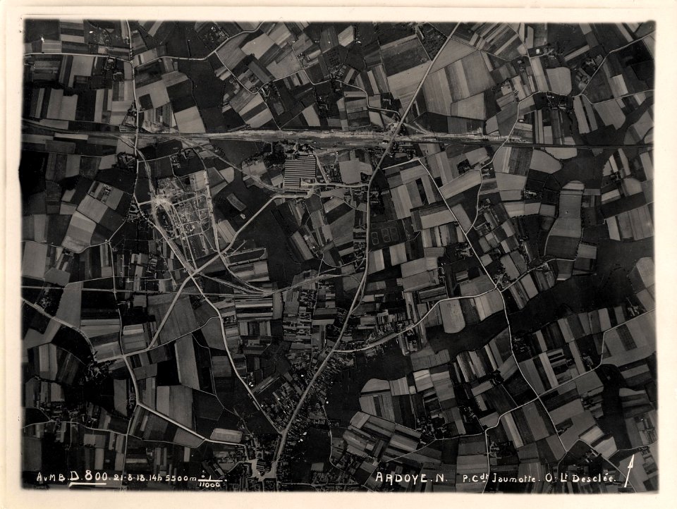 (Vue aérienne verticale prise à 5500m d'altitude d'Ardoye en Belgique) - Fonds Berthelé - 49Fi1676
