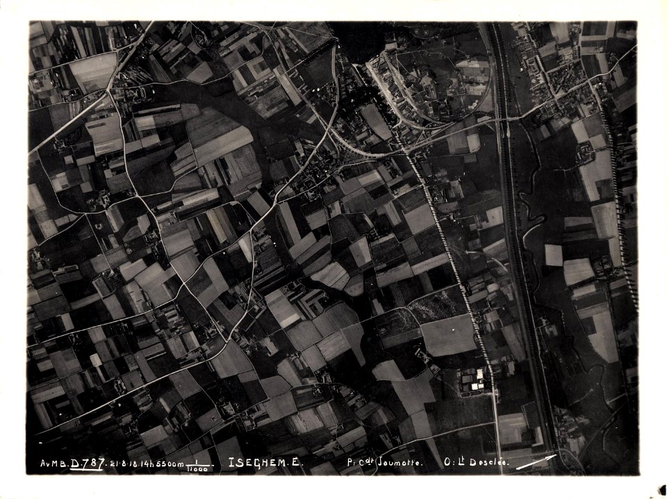 (Vue aérienne verticale prise à 5500m d'altitude d'Iseghem en Belgique) - Fonds Berthelé - 49Fi1671