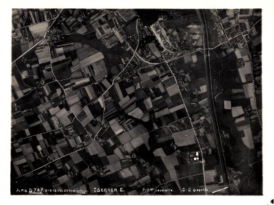 (Vue aérienne verticale prise à 5500m d'altitude d'Iseghem en Belgique) - Fonds Berthelé - 49Fi1671