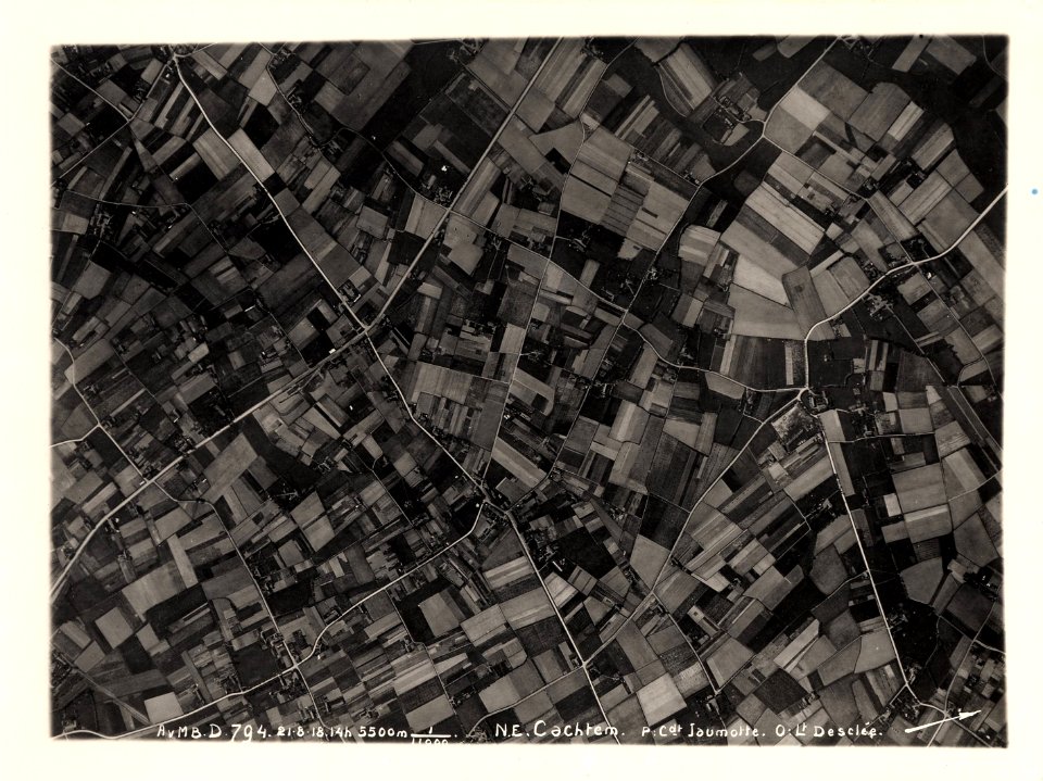 (Vue aérienne verticale prise à 5500m d'altitude de Cachtem en Belgique) - Fonds Berthelé - 49Fi1672