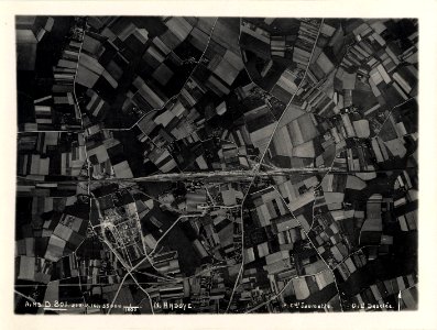 (Vue aérienne verticale prise à 5500m d'altitude d'Ardoye en Belgique) - Fonds Berthelé - 49Fi1677