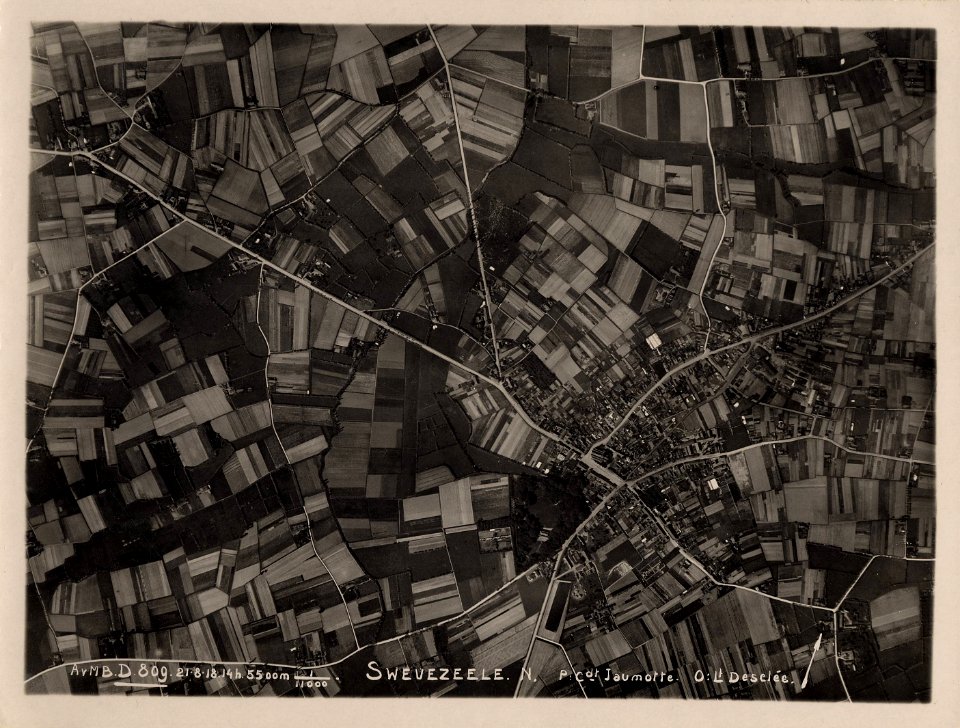 (Vue aérienne verticale prise à 5500m d'altitude de Swevezeele en Belgique) ( - Fonds Berthelé - 49Fi1679