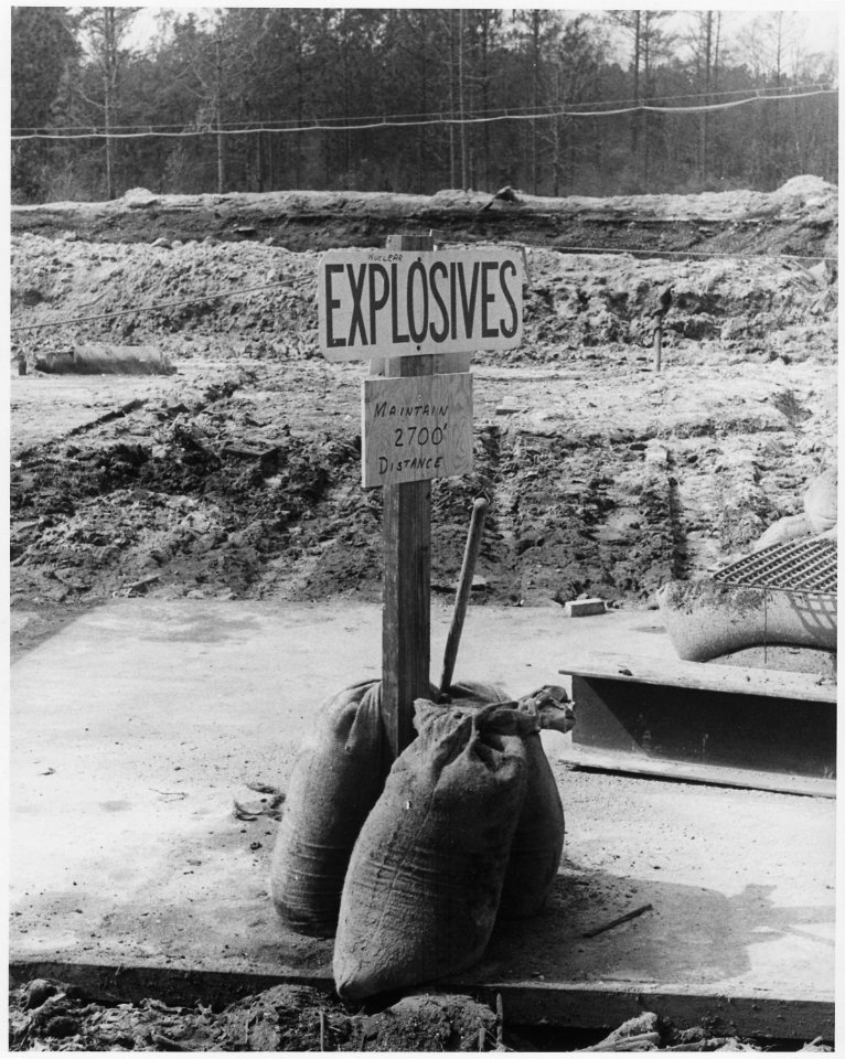 (Warning sign at Project Dribble, underground nuclear test in salt dome, Lamar County, Mississippi.) - NARA - 558597