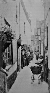 -1900c Unidentified Yarmouth Row, Great Yarmouth, Norfolk, England photo