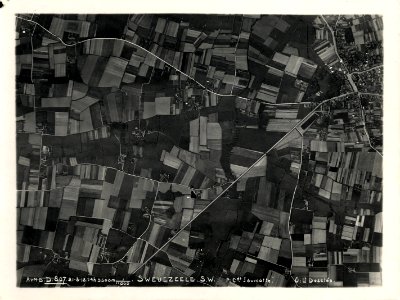 (Vue aérienne verticale prise à 5500m d'altitude de Swevezeele en Belgique) - Fonds Berthelé - 49Fi1678