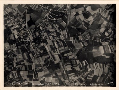 (Vue aérienne verticale prise à 5500m d'altitude d'Ardoye en Belgique) - Fonds Berthelé - 49Fi1683