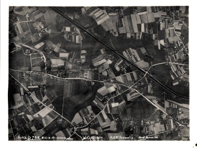 (Vue aérienne verticale prise à 5500m d'altitude de Cachtem en Belgique) - Fonds Berthelé - 49Fi1670