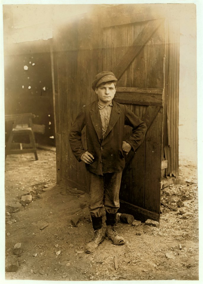 -95. A Glass Works Boy Waiting for the Night Shift, Indiana. Aug., 1908. LOC cph.3c05653