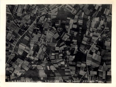 (Vue aérienne verticale prise à 5500m d'altitude de Swevezeele en Belgique) - Fonds Berthelé - 49Fi1680