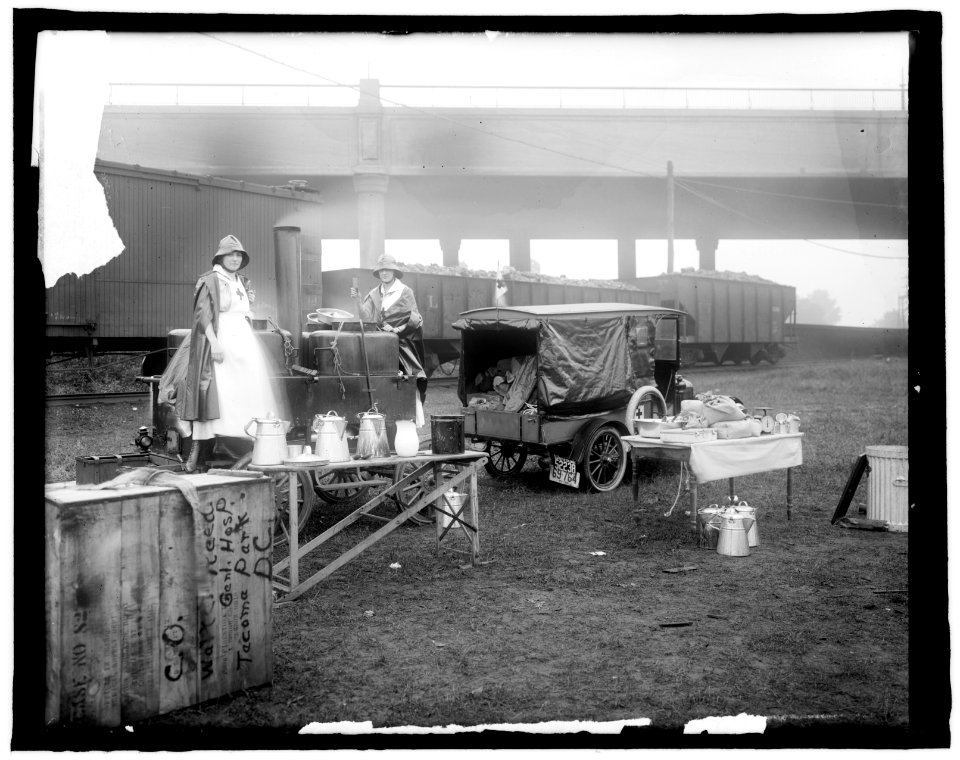 -116 American Red Cross, Mrs. Anderson's kitchen LCCN2016824431