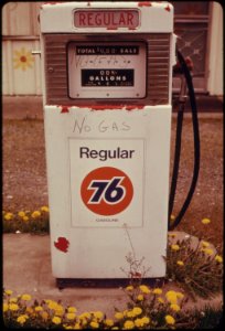 -independent-dealers-and-major-oil-company-dealers-began-to-close-some-stations-permanently041974 4271795391 o