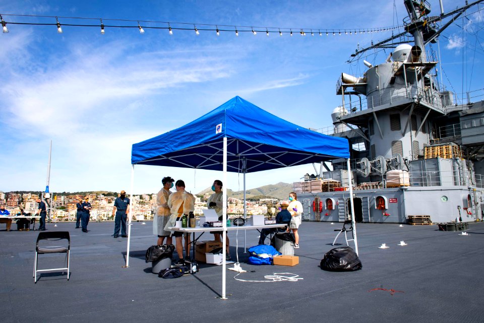 -USS Mount Whitney (LCC 20) COVID-19 test in Gaeta, Italy, May 6, 2020- 200506-N-RG482-0099 (49870147618)