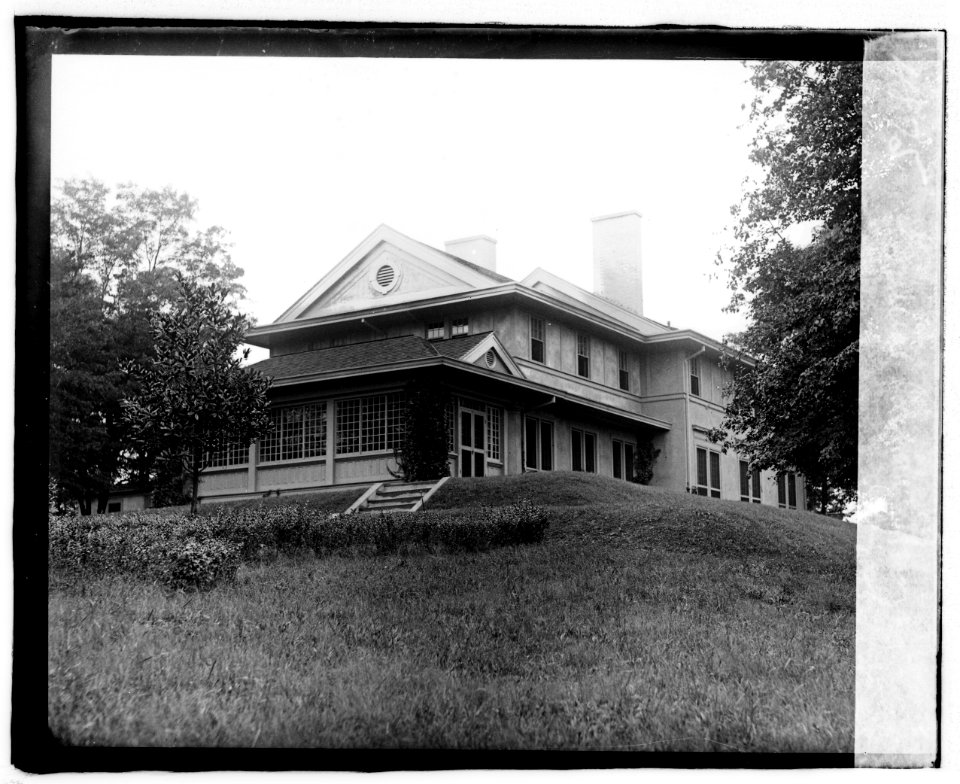 ...) Corbin House, Chevy Chase, (Maryland LCCN2016819620