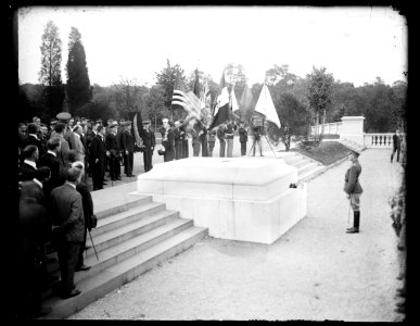 ...) from 7 European nations (...) Amer. Legion convention at New (...) at Washington to pay tribute to Tomb of the Unknown Soldier LCCN2016891738