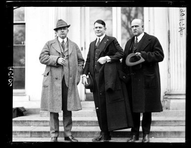 ...) Owsley, new commander of the Amer. Legion at White House on Thanksgiving eve to discuss (...) matters with Pres. Harding. Left to right- (...) Sparks, Commander Owsley, and Col. Chas. LCCN2016891887
