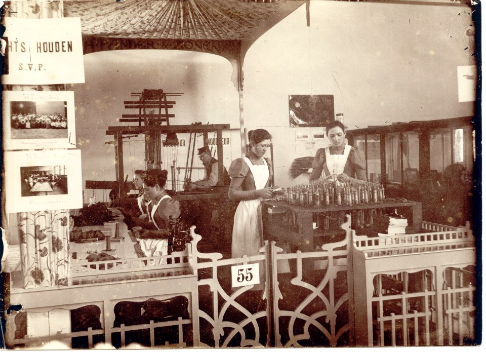 0085-Textielindustrie-Nationale Tentoonstelling van Vrouwenarbeid 1898