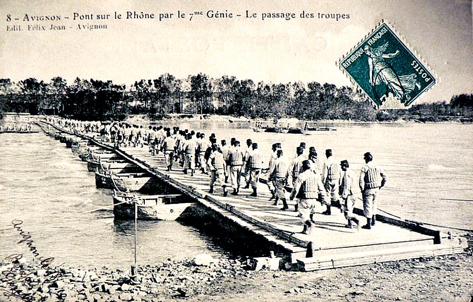 01 Avignon Passage des troupes sur le Rhône