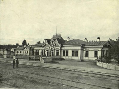 008 Пассажирское здание станции Обь (cropped)