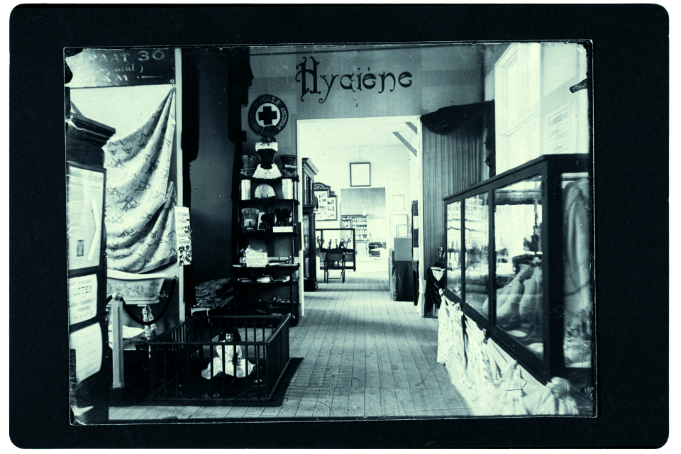 0075-Afd. Hygiëne Nationale Tentoonstelling van Vrouwenarbeid 1898